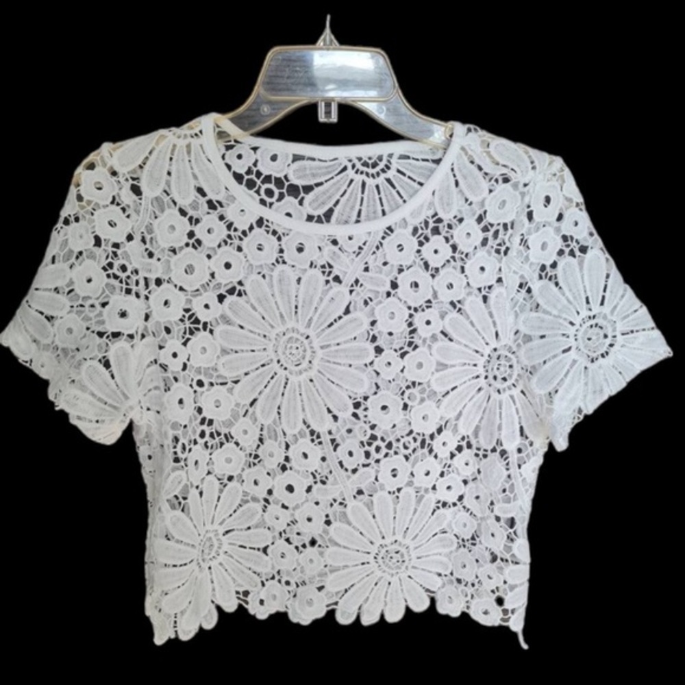 White Crochet Eyelet Lace Short Sleeve Crop Shirt Women’s Large Festival Summer